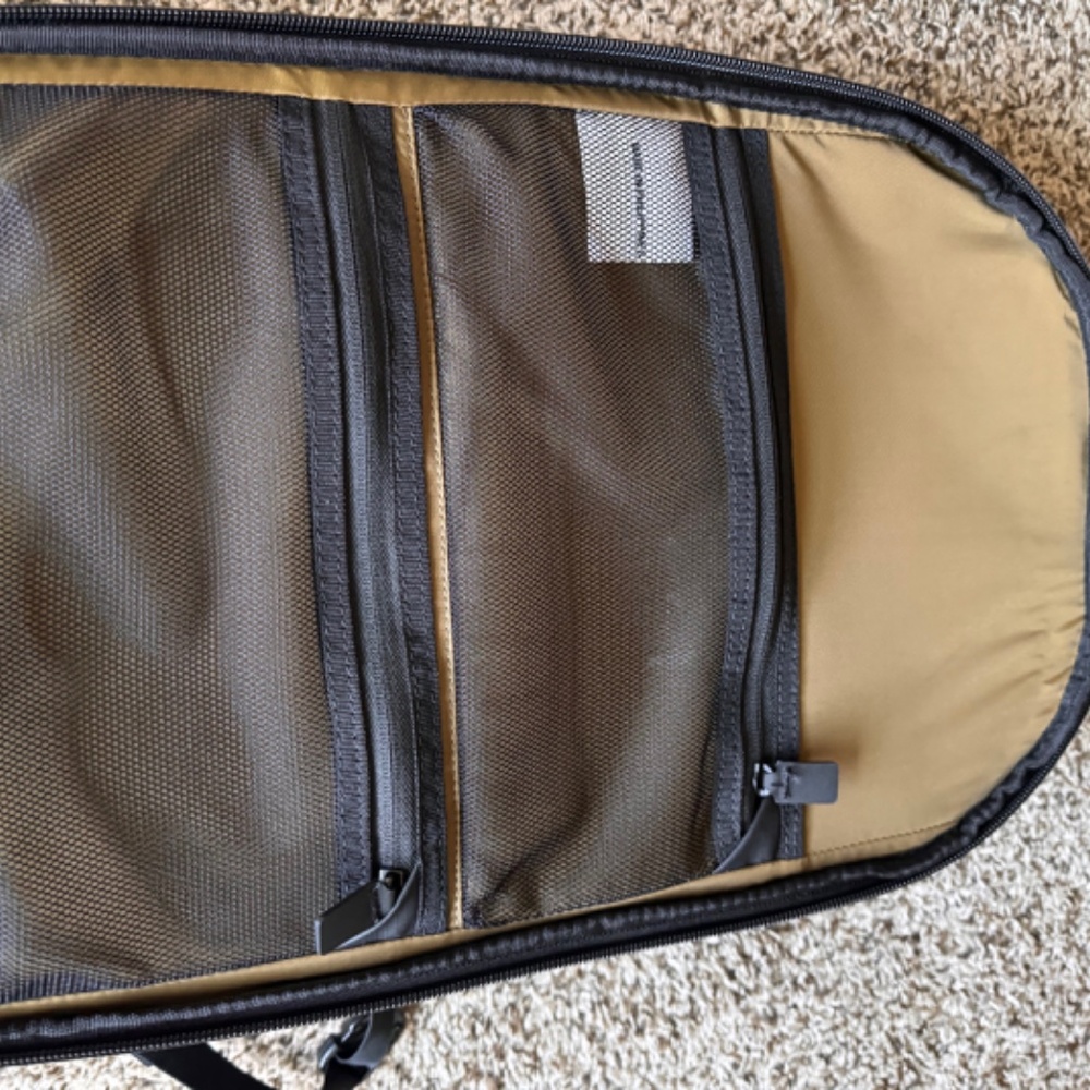 Peter Mckinnon X Nomadic Camera Backpack 25l - image 3